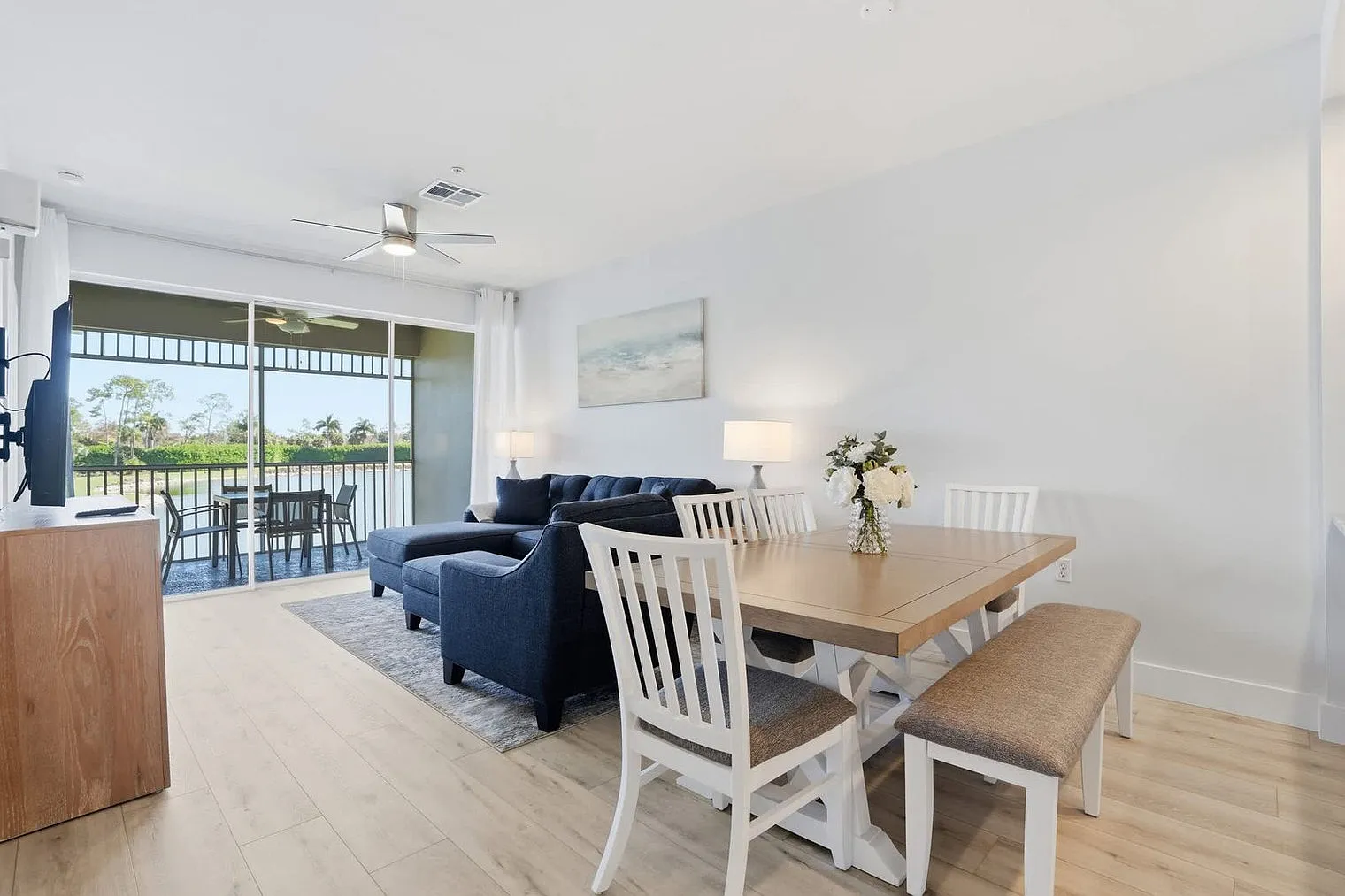 2 bed, 2.0 bath, 1388 sqft, $5,945 — Photo 4