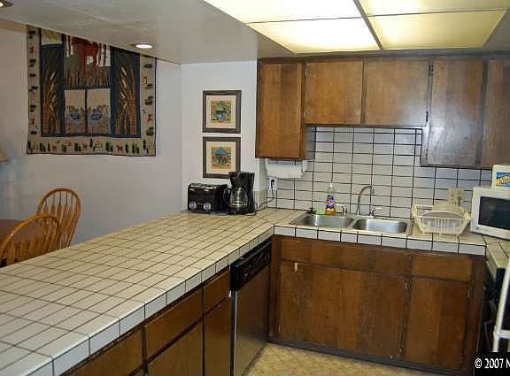 Kitchen: 124A Snowbird Ct., Lake Village, NV 89449