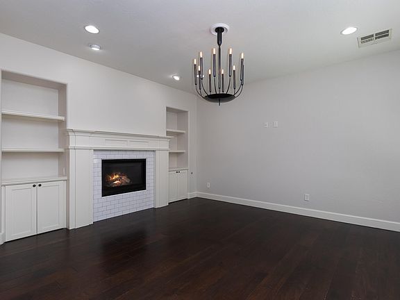 5th image of 3523 E Windsor Dr