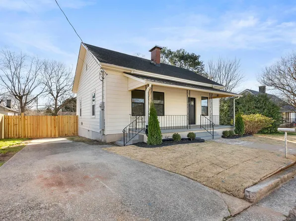 6 10th St, Greer, SC 29651