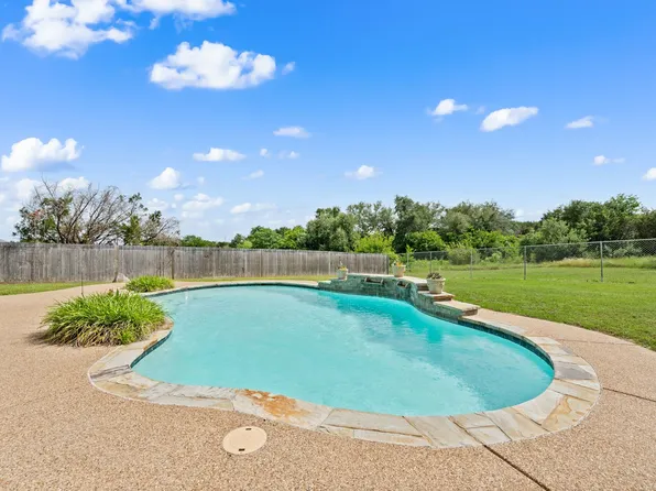 4000 Goliad Dr, Granbury, TX 76048