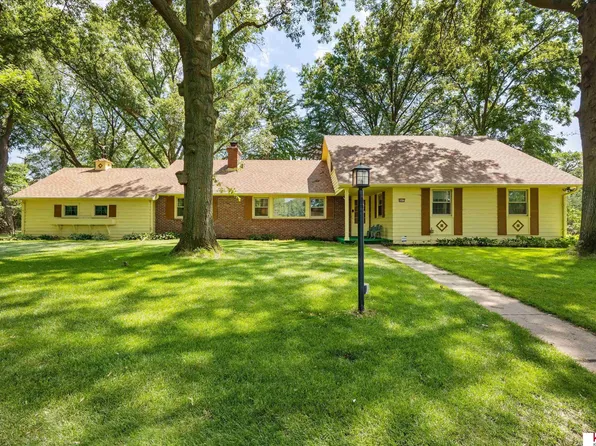 4411 Manchester Dr, Omaha, NE 68112
