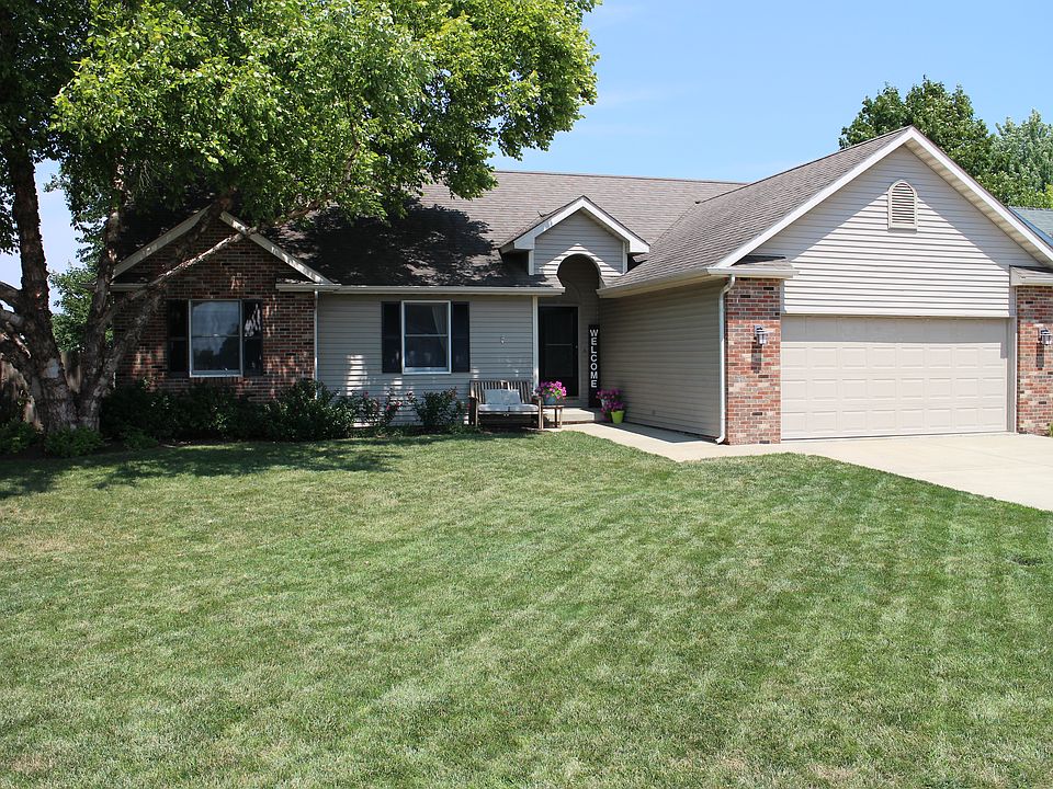 1st image of 219 Brookside Glen Dr