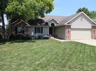 219 Brookside Glen Dr, Sherman, IL 62684