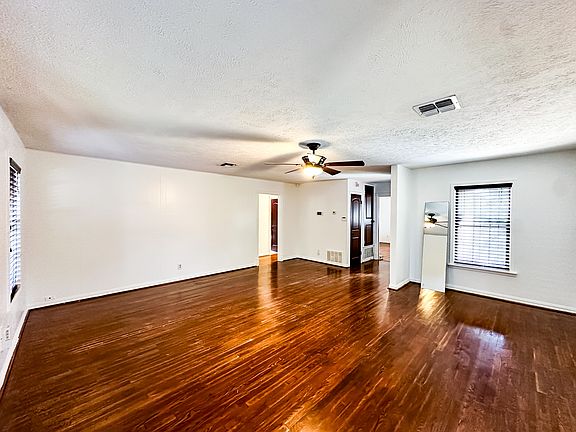 5th image of 3322 Heritage Ln