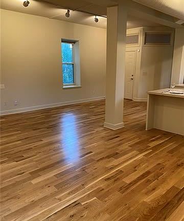 3rd image of 522 Harrison St #2