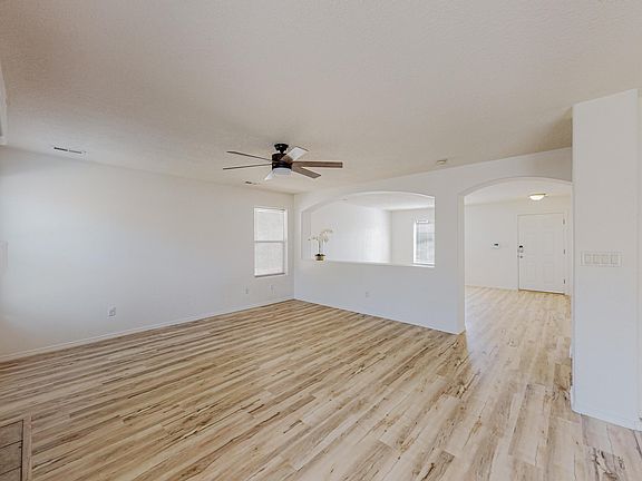 5th image of 10435 Calle Avila NW