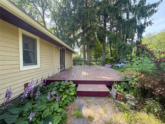 5th image of 804 Snyder Hill Rd