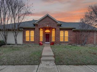 2501 Blossom Trl, Mansfield, TX