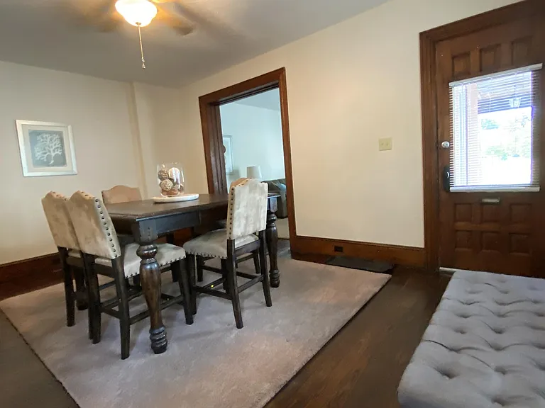 1146 Memorial Ave — Photo 6