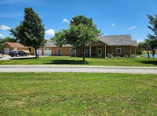 5448 Waterway Dr, Pinckneyville, IL 62274