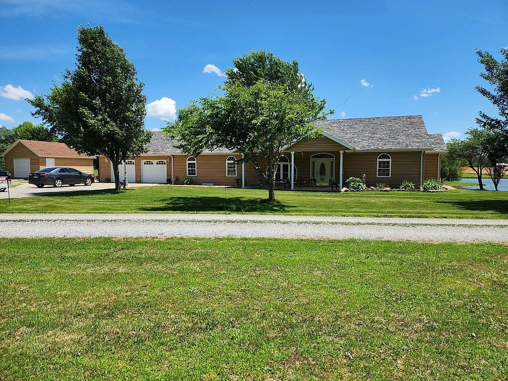 5448 Waterway Dr - Property Image