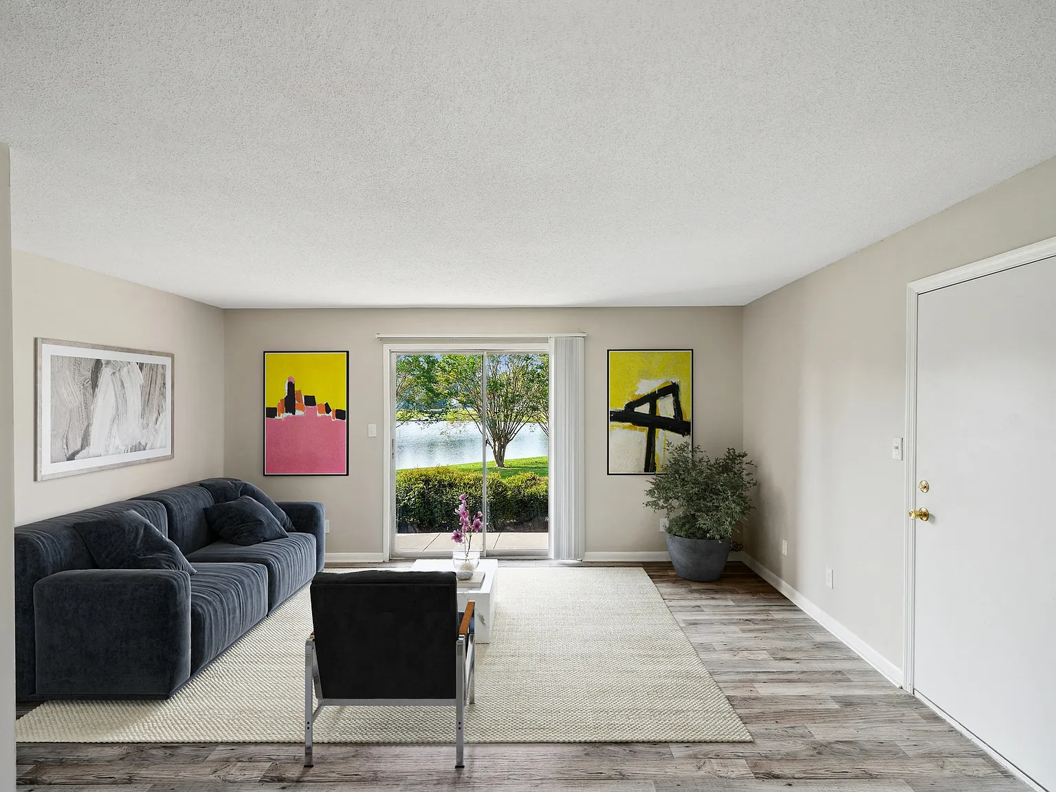 Lakeside Lakeview Apartments — Photo 3