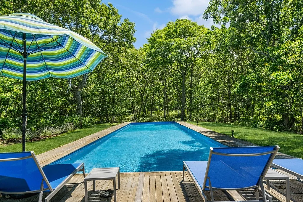 Private Contemporary Retreat — Photo 3