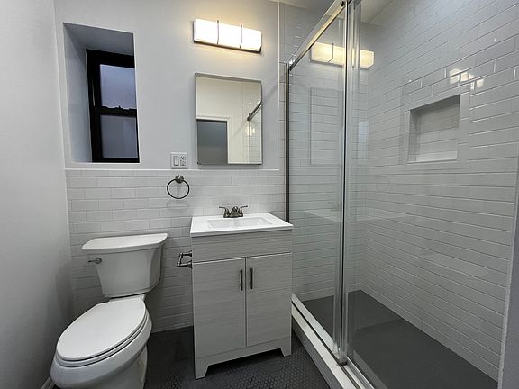 5th image of 4702 5th Ave #3R