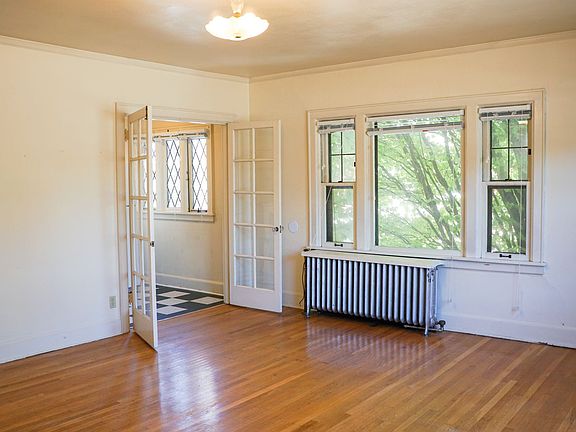 4th image of 1634 NE 41st Ave APT 15