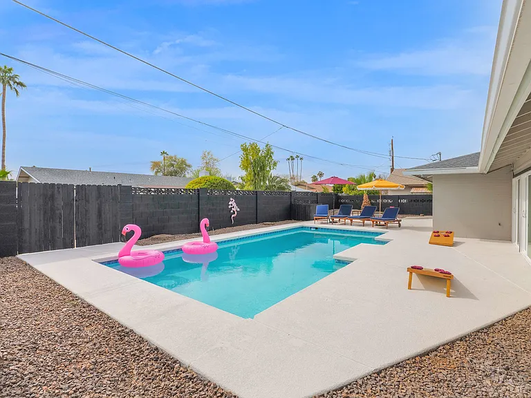 1233 E Campus Dr — Photo 37