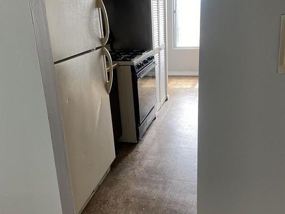 2nd image of 2025 State St APT 2C