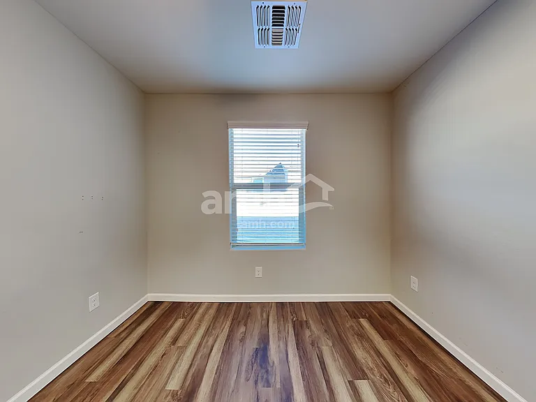 20732 W Thomas Rd — Photo 20