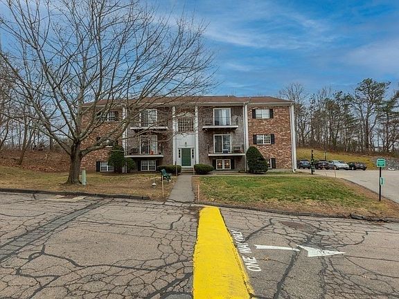 2nd image of 10 Chapel Hill Dr APT 2