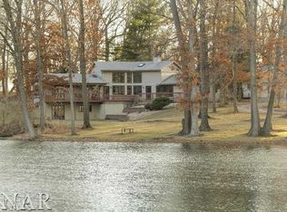 6100 East Rd, Clinton, IL 61727