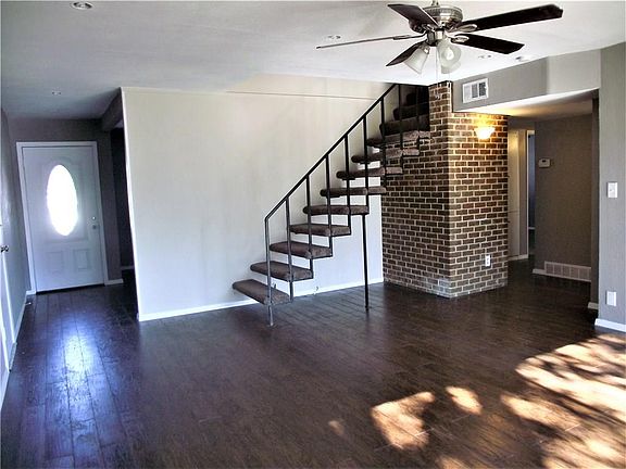 4th image of 2410 Lakeland Dr