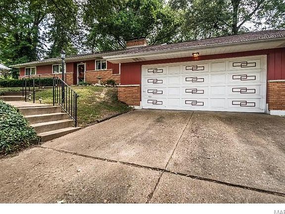 2nd image of 7 Green Garden Dr
