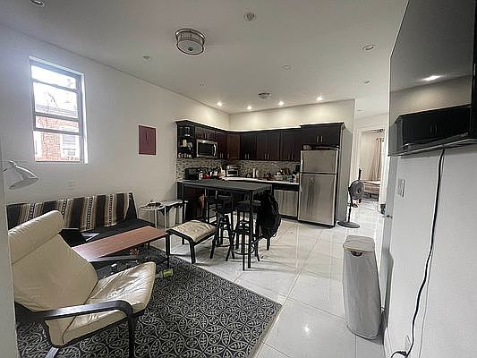 1st image of 186 Howard Ave #2