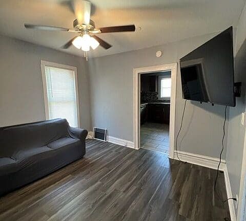 2nd image of 1611 E Fayette St APT 2