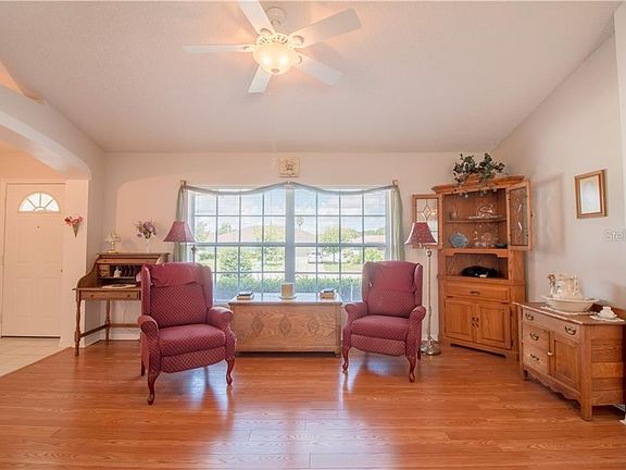 4th image of 1121 Feather Dr