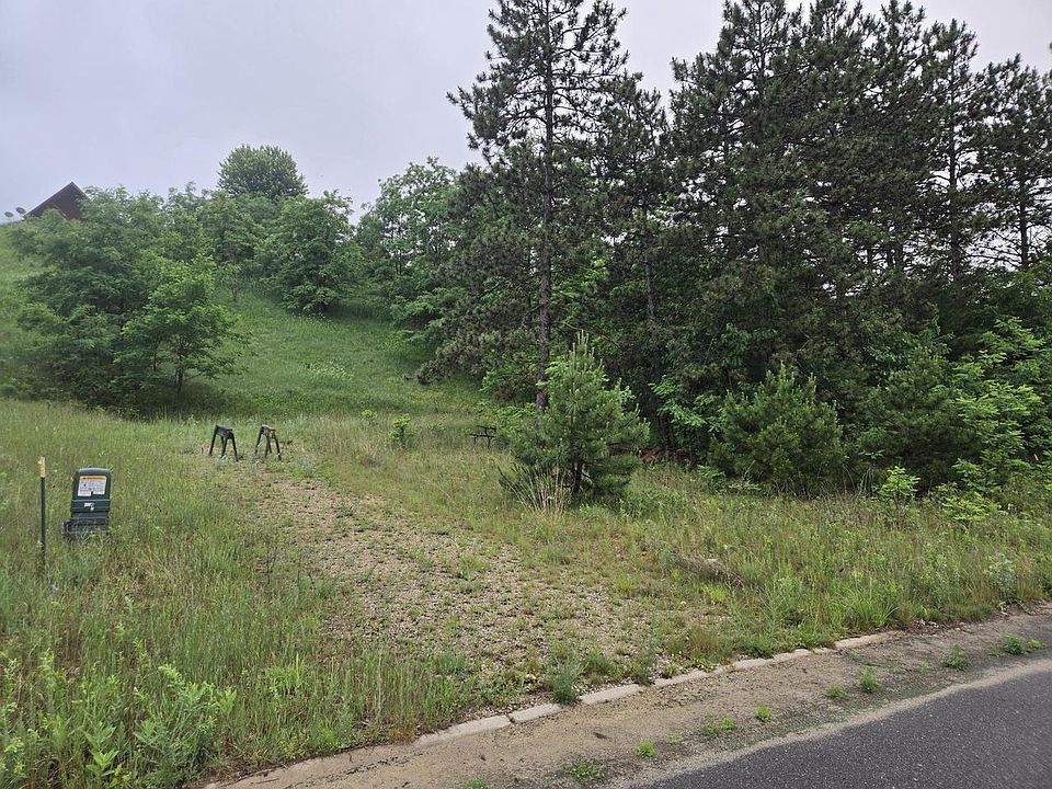 1st image of 255 BLOSSOM DRIVE