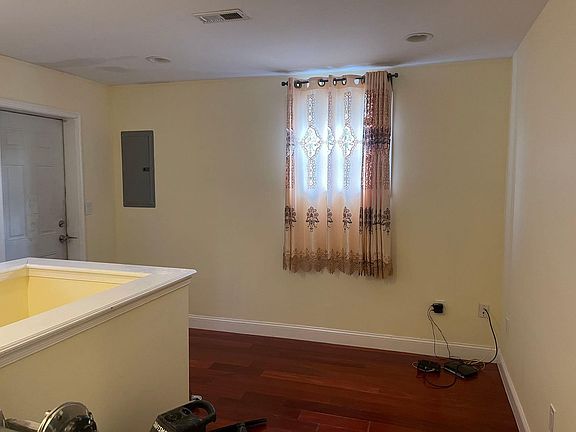 5th image of 2655 S Camac St #2