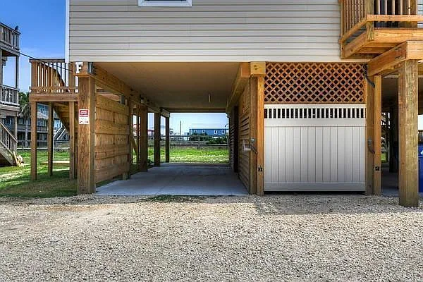 2 bed, 2.0 bath, 912 sqft, $2,500 — Photo 3