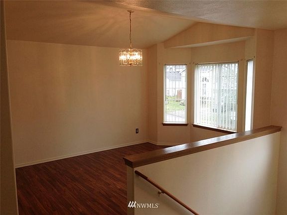 4th image of 1515 199th Street Ct E