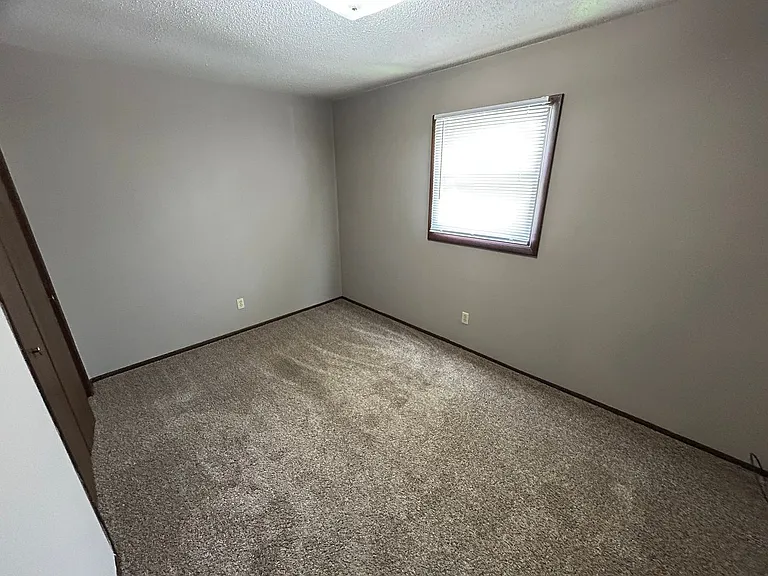 207 E Newkirk St — Photo 9
