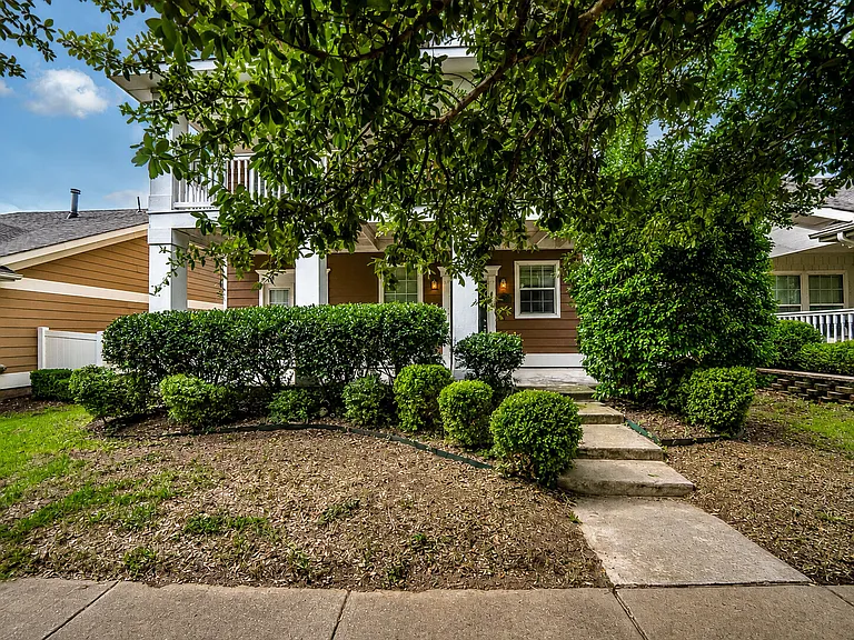 1232 Appalachian Ln — Photo 2