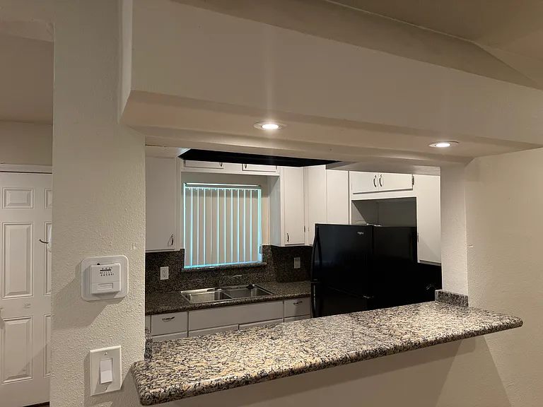 24433 University Ave — Photo 8