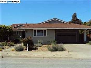 1st image of 2724 Oakes Dr