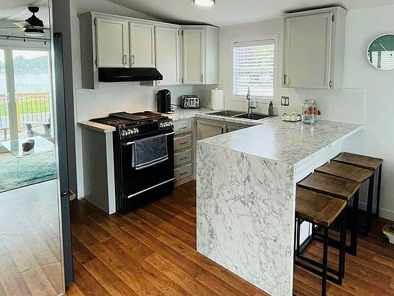 2nd image of 490 Empire Rd #Qvv094