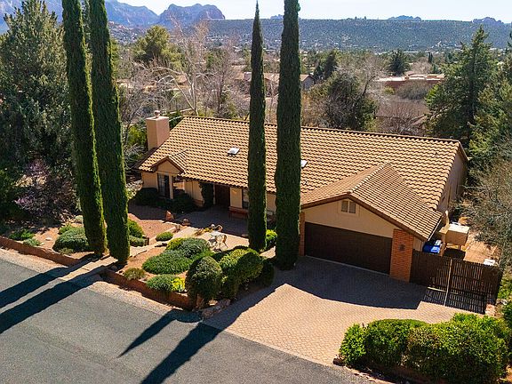 2nd image of 1040 RODEO Road