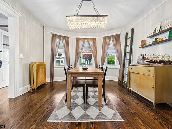 3rd image of 12 Rosedale Ave