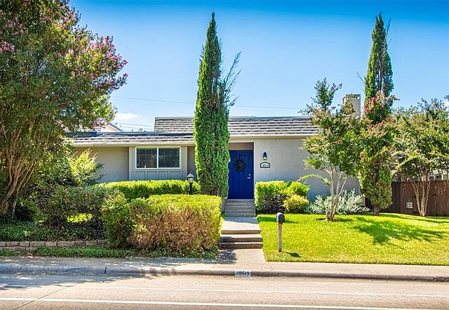 1st image of 10519 Boedeker Dr
