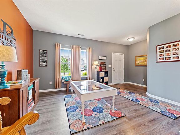 5th image of 7812 Housefinch Ln