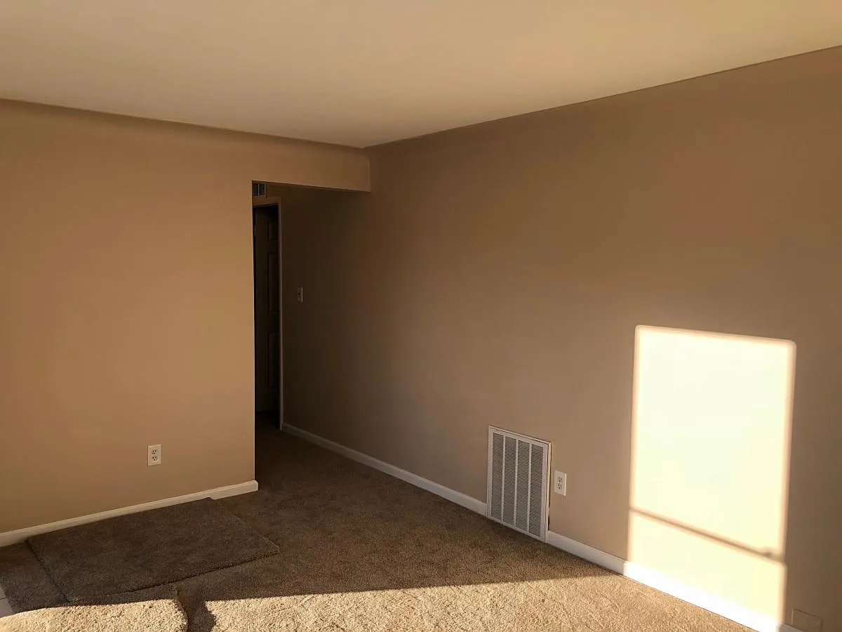3 bed, 1029 sqft, $1,750 — Photo 4