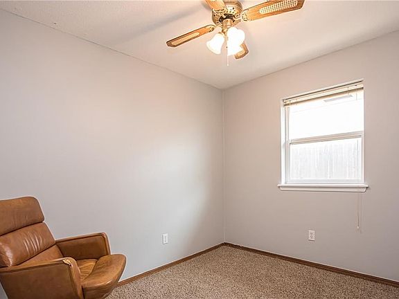 5th image of 713 E 26th St