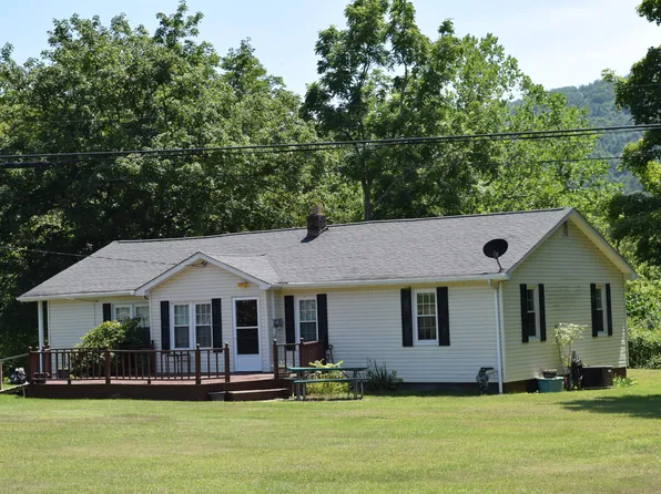 10562 Wolf Creek Rd, Alderson, WV 24910