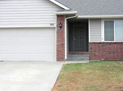 Building Photo - 501 Stonemont Dr