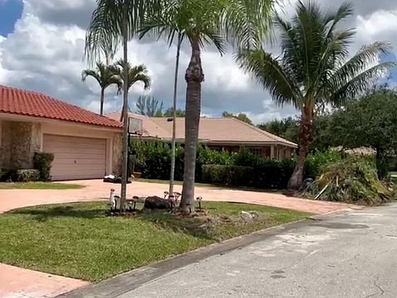 2nd image of 10315 NW 39 Manor