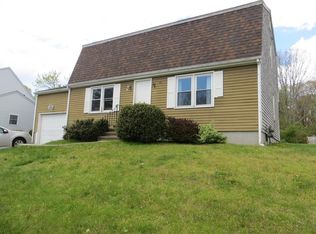 62 Weathervane Rd, South Kingstown, RI 02879