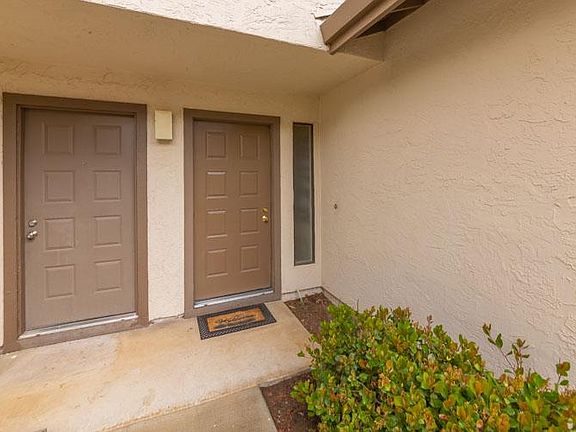 4th image of 755 Williamsburg Way